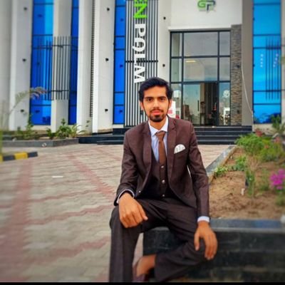 naveedxmustafa's profile picture. 🎓 19 Year Old College Dropout.                                   
       🥷  Funded Trader
