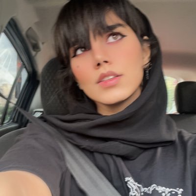 iamfeshi's profile picture. abnormal