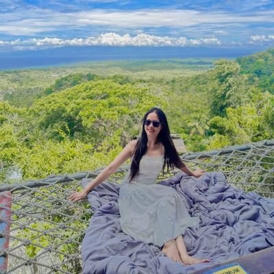 Teacher and proud cat mom to Ashi, MoTa, Sanji, Zoro, Perona, Robin, and Nami. (Waiting for my Luffy cat!) ⛪Agnus Dei ✝️