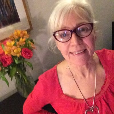 Europhile Foodie Book Lover F1 #TeamLH Coast & Country lover. Owner of @RogestonLittle Pembs holiday let for two #cancer twice currently NED 💪 #1950sWomen