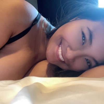 Hi, it’s me Drea. Trying to rekindle my relationships with my interweb friends. ❤️ so hopefully you feel the same. ✨ 🧜♀️