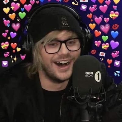 fanpage | not impersonating
5SOSFAM since 2011
'5SOS make me complete'