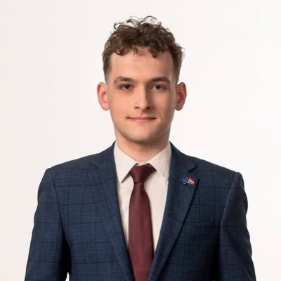 🔴 10., 11 un 12. Jauniešu Saeimas deputāts, 10. JS priekšsēdētāja biedrs un 12. JS sekretārs ⚪️ Latvietis, eiropietis un sociāldemokrāts. 🇱🇻🇪🇺🇺🇦🇮🇱🇱🇻