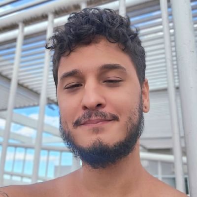 Gay i am with an ounce of sad
https://t.co/2mx6O5BmsM