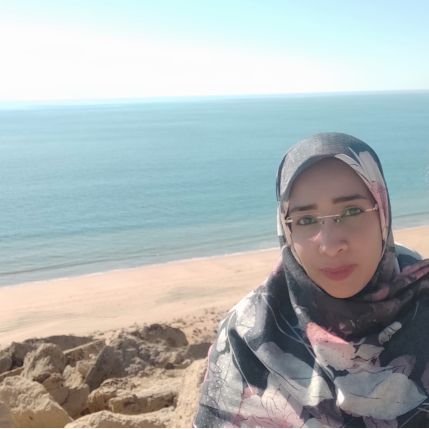 عاشق هنرم و گمشده ام میان هیاهوی مغزم .
مسئول تربیت یه سرباز کوچولو برای امام زمانم هستم