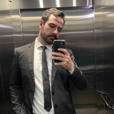 Mineiro. Concurseiro. Minuteiro. Não acho que quem ganhar ou quem perder vai ganhar ou perder.