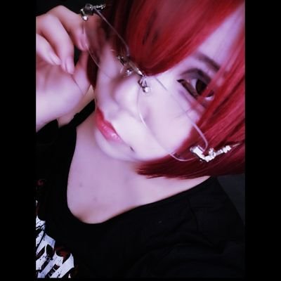 heavenstime0's profile picture. 人生山あり谷あり谷間なしと

                                     タバコくれる子愛してる