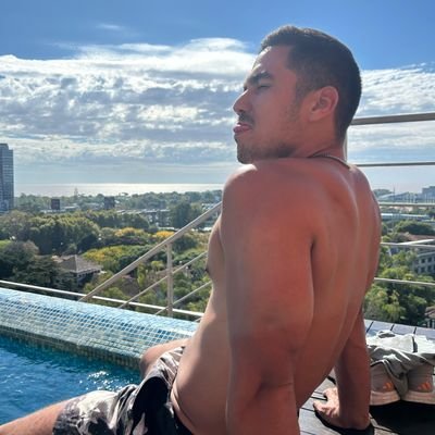 Oppengrindr 🐝 Profile
