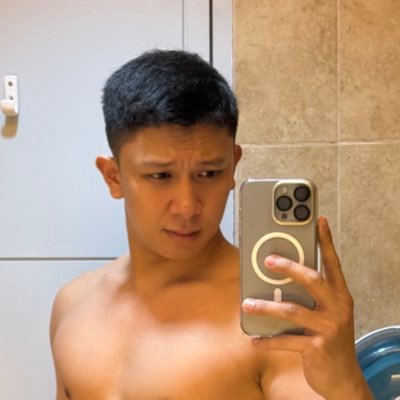 Travel Junkie 🧳 Corporate Slave 👨🏻💼 Fitness Enthusiast 🏋️
