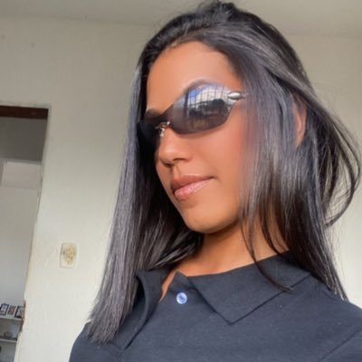 Busque a Deus, fique bonita, seja educada, estude e faça dinheiro. 💸💋💎