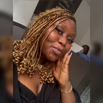 derapops's profile picture. Madam HR 😌