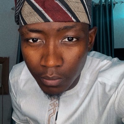 Architectural Designer 📐📏 Into Photography 📸 love basketball🏀 Furniture enthusiast. IG:tsennybee TikTok: @Tibashbaba