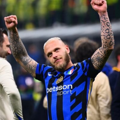 What doesn't kill you gives you a dark sense of humor. 
🖤💙 Internazionale 1908 🖤💙