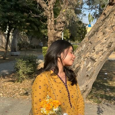 anoushey_aa's profile picture. hell naww