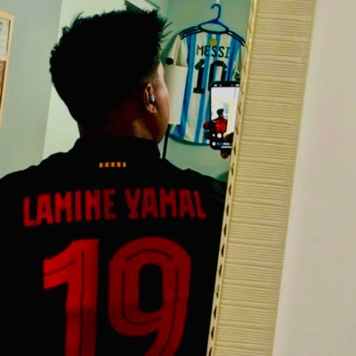 StevennScorpio's profile picture. ✒ Soy de los que puede mantener una conversación solo con frases de Los Simpsons 📖 única persona que no le gusta el 🥑 ❤️💙Blaugrana Al Vent⚽️