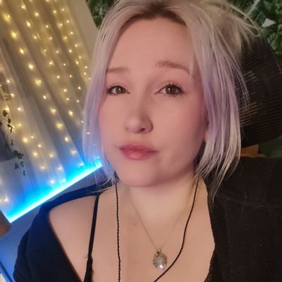 Gamer 🌧 Steamer on Twitch 🌧 Always tired.
⛈️ Hunt: Showdown Creator ⛈️ OW Support waifu 🌧 @gamerbulkcom Ambassador 🌧 @goblacklyte affiliate