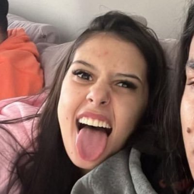 - “talvez tu seja a alegria que dentro de mim faltava” 🤍