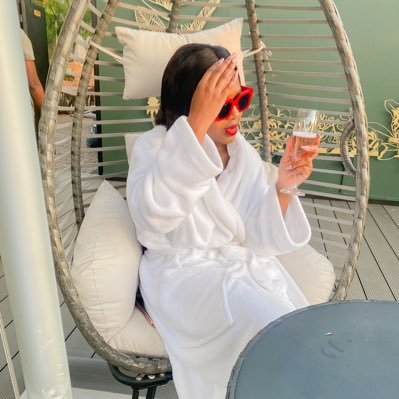 UJ alumni 👩🎓| Teacher by passion| lover of fashion| Foodie| Professional golfer| Gift of light 🕯️
