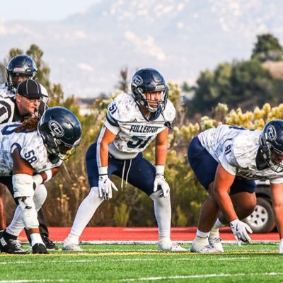 @FullColl_FB | Middle Backer: 6ft 218lbs | 3.5 GPA | Full Qualifier