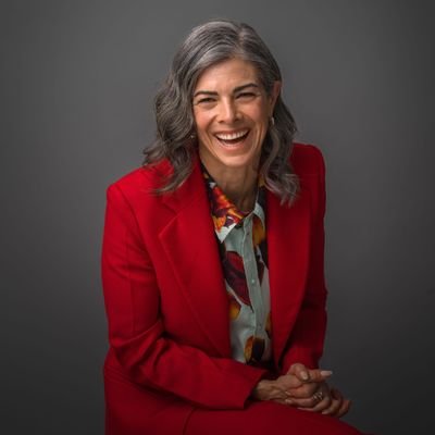 Pres/CEO @CadsiCanada. From small town to big city, put a maple leaf on it & I'll adore it for being Canadian...or I will eat it. Proud patriot, fierce foodie.