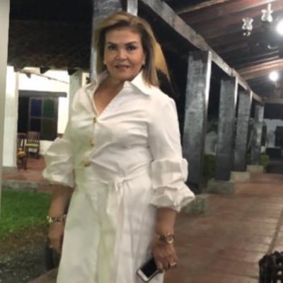 Mamá, abuela, hermana y amiga. Católica amante de mi hogar y mi familia