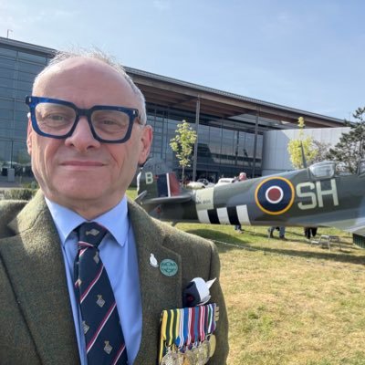 Former RNR WO1/first CWO, veteran, CWGC speaker, EOHO, Chatham Naval Memorial Tour Guide, Soulboy & Soul DJ, Chelsea FC. SCC CFAV, Freeman of The City of Ldn