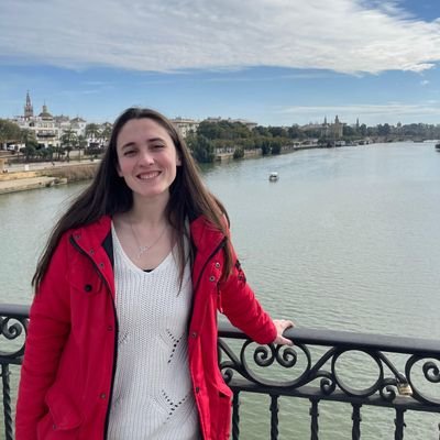 vienagil's profile picture. Mi abuela me riñe por no saber comer manzanas 
⚕️