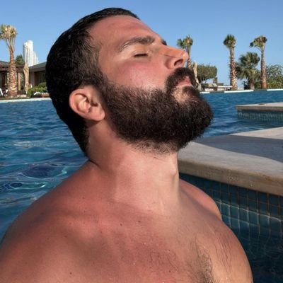 julianajg2's profile picture. 📍Dubai
🍁