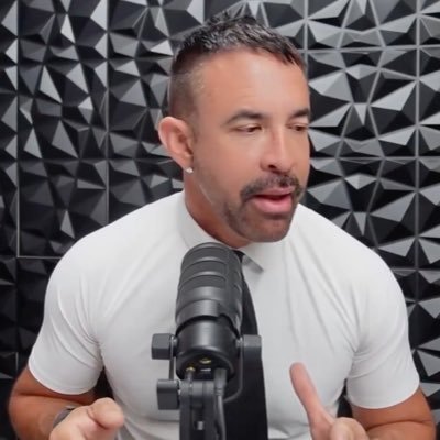 - 13X bestselling wellness author @nytimes - Creator Zero Hunger Water - Host of the Jorge Cruise Podcast