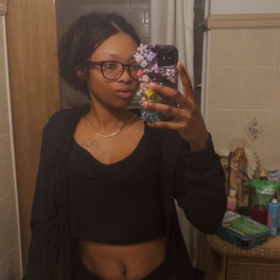 Da Chunns MOM 🧒🏽🧒🏽👧🏽 ❤️ SC: marteaysmommie IG :_annunciata FlyHighAuntyEtoy🙏🏽🤍. Protected by these Ghetto Angels FASHO 🤞🏽 rest up uncle ben ❤️