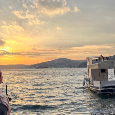 “Kim bir kötülük görürse onu eliyle düzeltsin, gücü yetmezse diliyle, ona da gücü yetmezse kalbi ile buğzetsin.” 🇹🇷🇵🇸