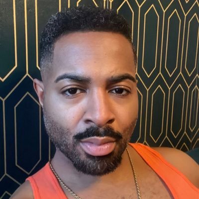 Sankofason's profile picture. i write. i sing. i act. #BeOfService