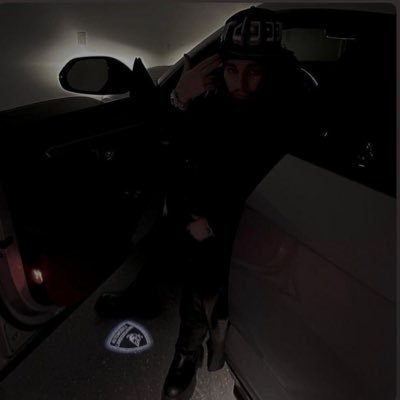 TrafalgarLaw524's profile picture. la calle peligroso