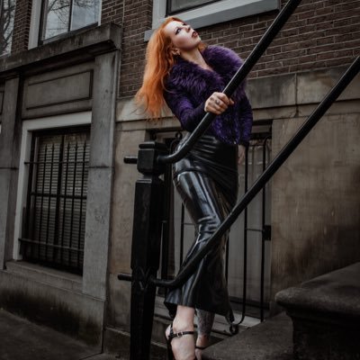 Chicago based, world traveling. Bondage Enthusiast. ProD0mme. 📧:mistressmara@protonmail.com.