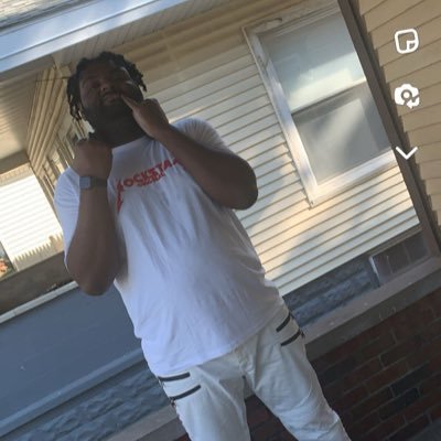 JiyanaDominguez's profile picture. 2K you selling me😑