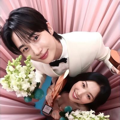 Love Asian dramas ship couples organically chemistrying❤️ ship all of them Subeom SolJae #LovelyRunner and #YuShuXin fan 4life