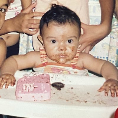 isastuitando's profile picture. a arte sempre resistiu a todas as ditaduras.