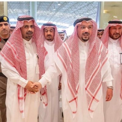 هاتوا فن نشيله يجلي الهم عنا نحمد الله جميله شيخنا صار منا نافل كل جيله من سلايل مهنا هيه يابو جديله فوق متنه تثنى الردى لاتجيله ذاك ماهوب منا