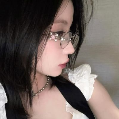 ㅤㅤㅤ
𝙁𝙞𝙘𝙩𝙞𝙤𝙣𝙖𝙡, 2006 : Rap isn’t just a genre for her, it’s a way of life. Her flow commands respect, #BABYMONSTER Enami Asa (榎並杏紗)