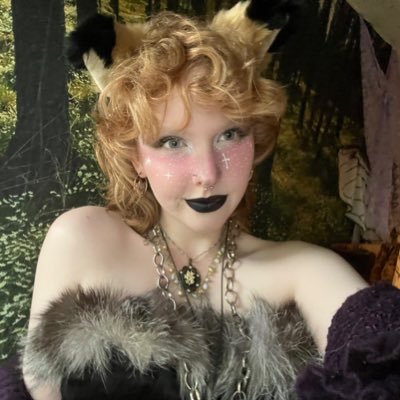 sweet but crazy doe🦌 o wise forest fairy fucking myself on private @sweetcansuccubu 🧚🏼♀️streaming faerie smut and more on @sweetdoestreams