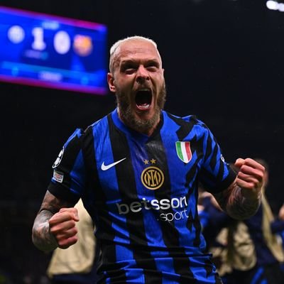 💙 @Inter 🖤
💚 @TokyoVerdySTAFF 💚
ほぼ趣味垢 #イーフト #ウイコレ
#山田楓喜 #フェデリコ・ディマルコ
旋盤初心者
WRX乗りたい
無言フォロー失礼します
