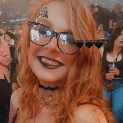 💚Peace, Love, and Plants 💚
polyamorous & kink friendly,
mother, cat mom, plant mom, artist, dancer