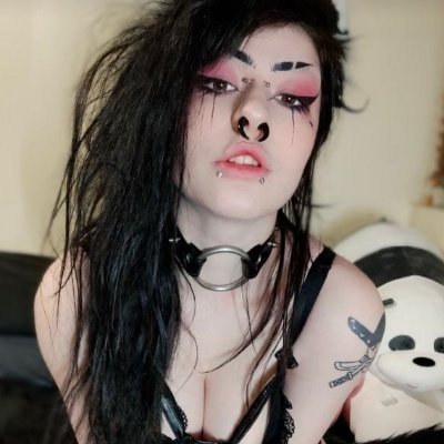18. Australia. Not a content creator just a slutty horny poster 😜