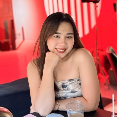 nlynpct's profile picture. 💸 —𝙩𝙝𝙞𝙨 𝙡𝙖𝙙𝙮 𝙞𝙨 𝙥𝙖𝙮𝙞𝙣𝙜 𝙝𝙚𝙧 𝙤𝙬𝙣 𝙗𝙞𝙡𝙡𝙨