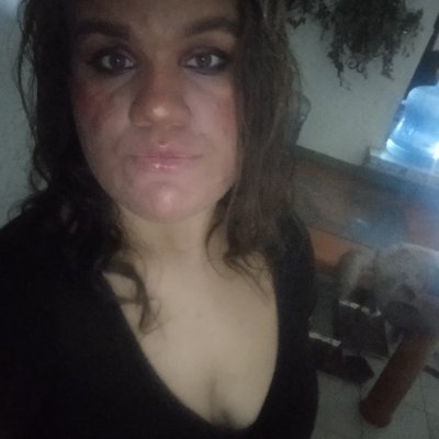 Hola soy solo una chica rara nacida en un puto arcoiris
Amante de la vida ,danza y BL JOTA4EVER !