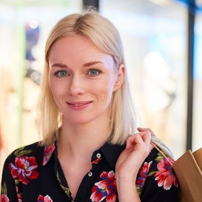 Lola_LolaW's profile picture. Trading sleep for stochastic models since undergrad. My love language? Marginal utility curves.