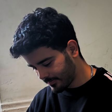 Amirroowz's profile picture. 🦦2005
🌰