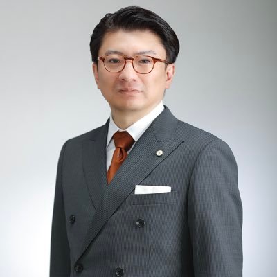 フッ軽な行政書士@愛知県/永遠の中学2年生/JAPAN MENSA会員/日本JCシニア・クラブ会員/日本シンガポール協会会員/法学研究科博士課程単位取得退学/英語(対応可)/フランス語/ラテン語/最近はスペイン語/西洋アンティーク鑑定/ 無言フォロー失礼いたします/大して有益なことは呟きません/ ENTJ-A 指揮官