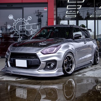 スイスポzc33sに乗ってます。 もういい歳ですが車イジリはやめられません!中身はノーマルですが、よろしくお願いします。無言フォロー申し訳ありません🙇♀️