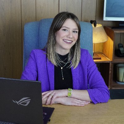 Ayudo a profesionales a iniciar su carrera en el trabajo remoto 👩🏼💻 Certificada en Gestión de Proyectos 🫶🏼 Aquí puedo ayudarte👇🏼